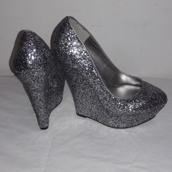 BEBE ,  Shoes GLITTER  SILVER SZ 5 1/2 - Picture 4 of 6